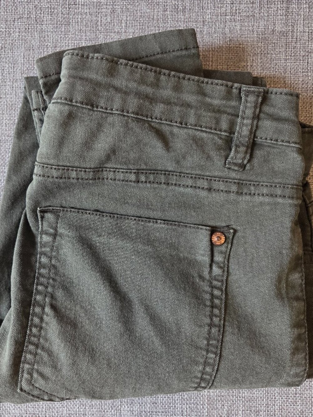 The Jegging Mid Rise Size 6 in army green